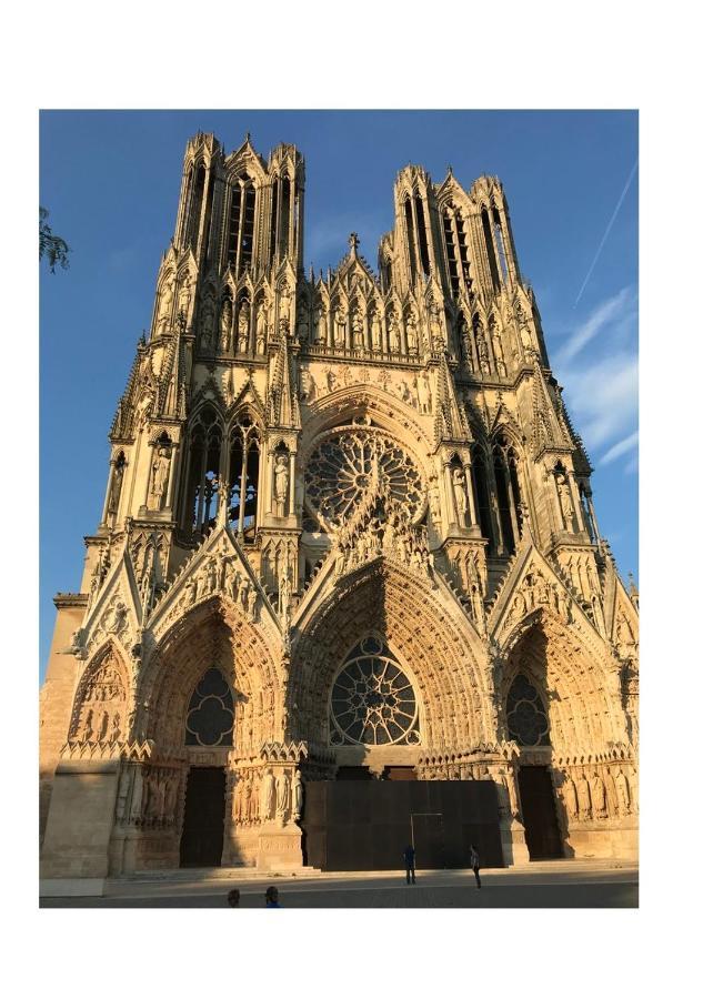 Suite Clovis - 1 Reims Bagian luar foto