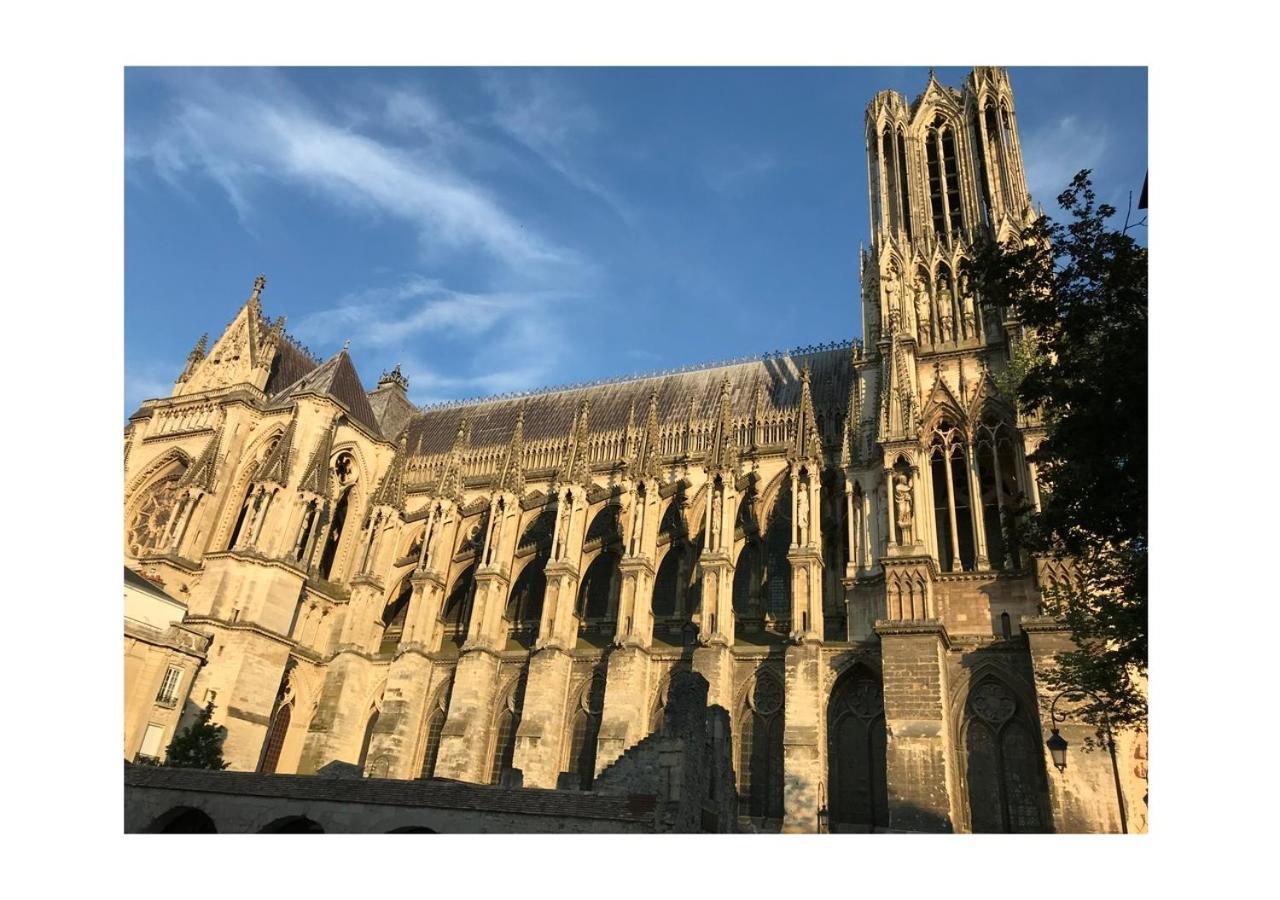 Suite Clovis - 1 Reims Bagian luar foto