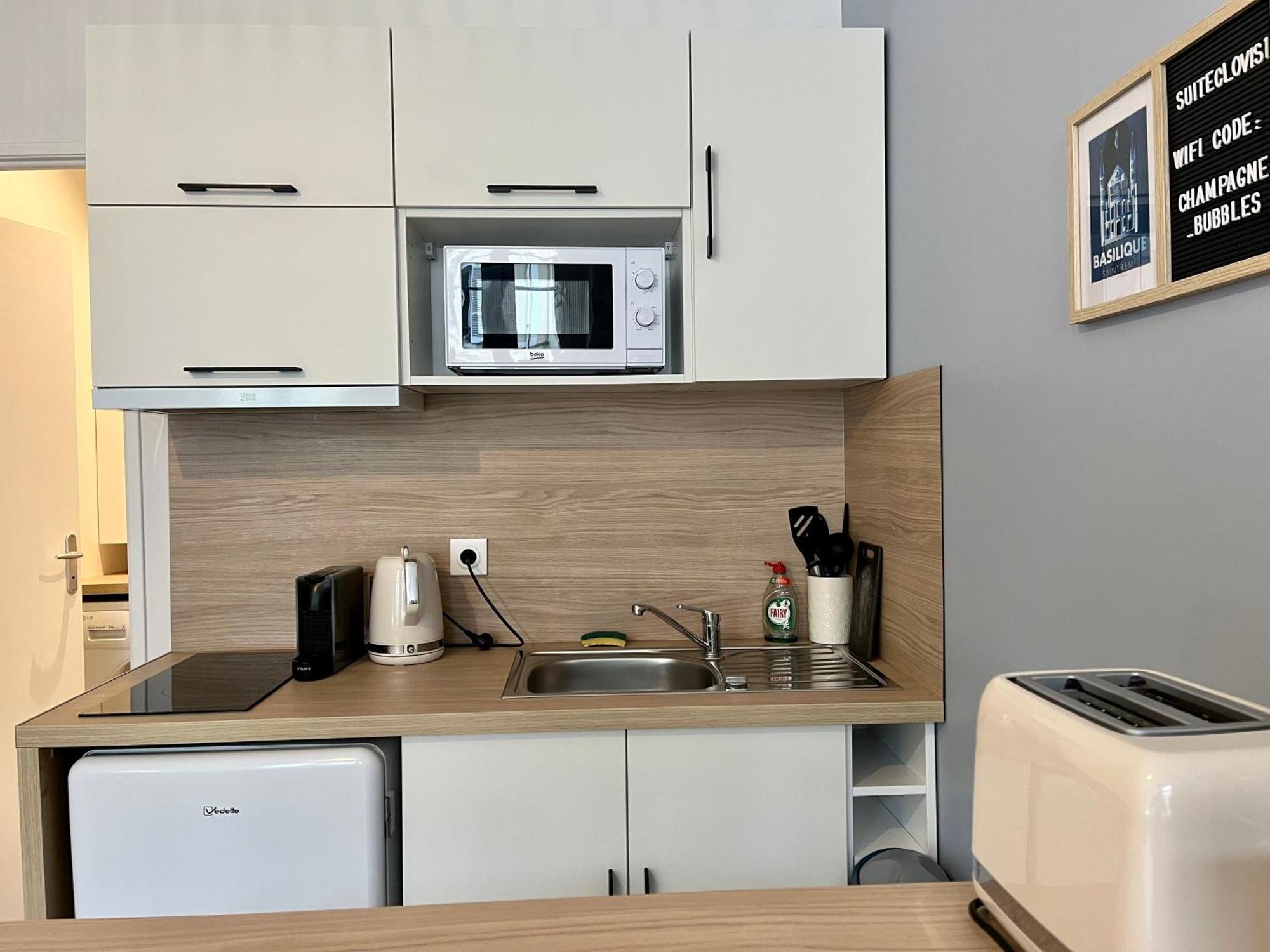 Suite Clovis - 1 Reims Bagian luar foto