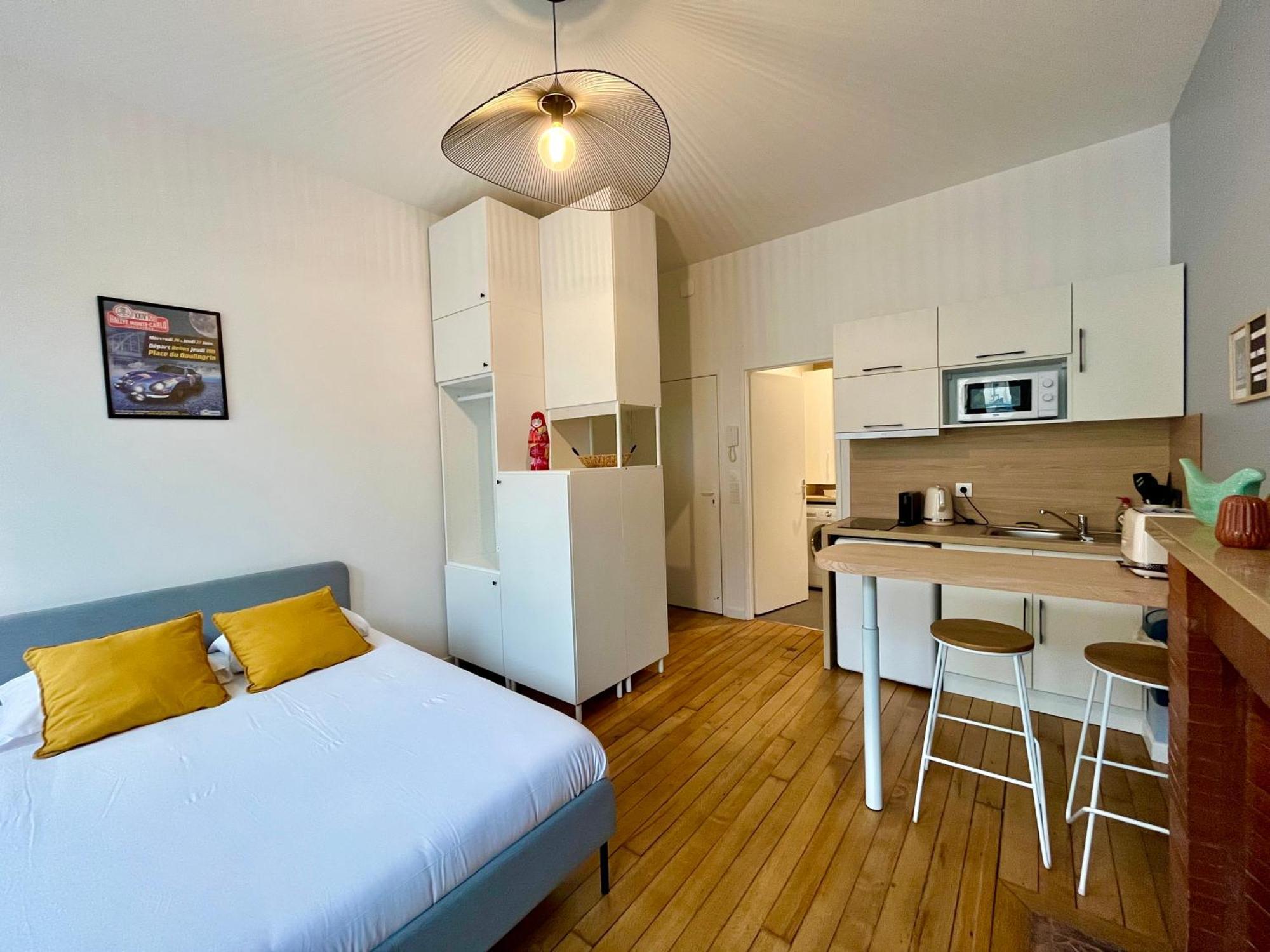 Suite Clovis - 1 Reims Bagian luar foto